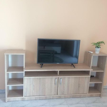 Obiteljski Apartman Filip U Blizini Plaze Za Djecu Palit Kültér fotó