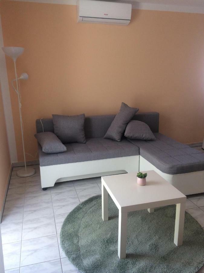 Obiteljski Apartman Filip U Blizini Plaze Za Djecu Palit Kültér fotó