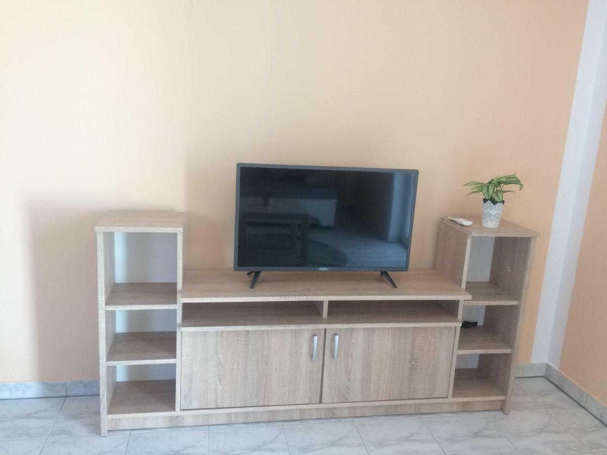 Obiteljski Apartman Filip U Blizini Plaze Za Djecu Palit Kültér fotó